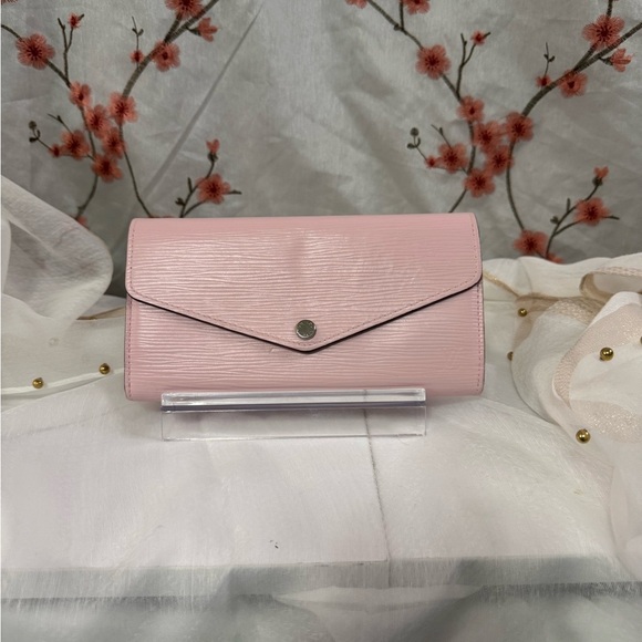 Louis Vuitton Elegant Pink Women's Clutch long wallet. No call outs - Picture 1 of 8